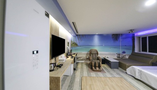 Room (Party room (styler massage chair air )