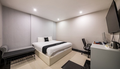 Room (Suite (highest specification 1PC 75-i)