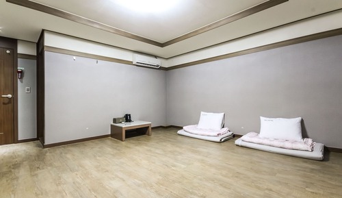 Room (On-dol)