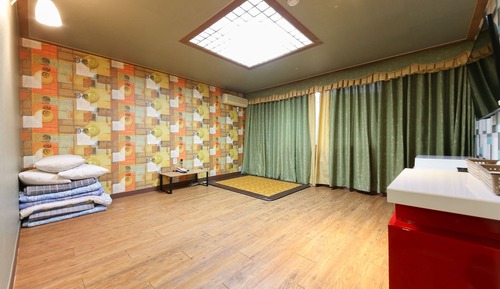 Room (Korean-style Ondol Room)