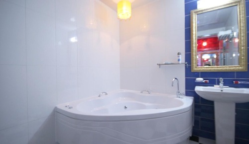 Room (Special room (Netflix viewing availab)