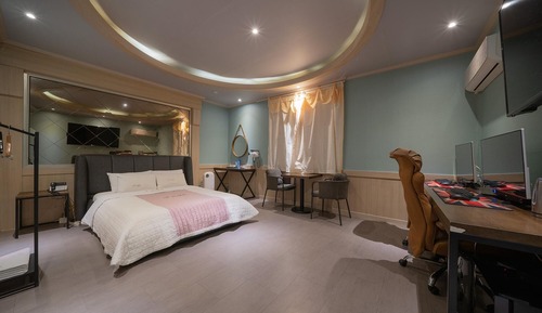 Room (Premium (High Performing 2PC Couple S)