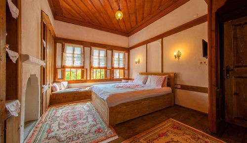 Classic Room, Garden View