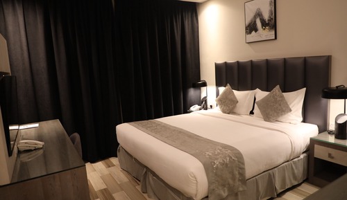 Standard Room, 1 King Bed