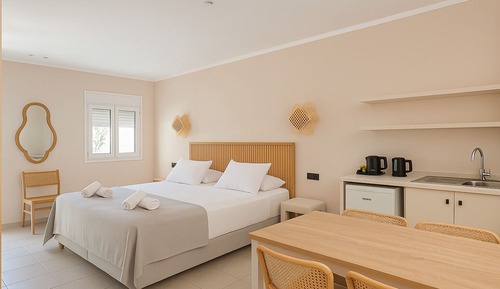 Deluxe Quadruple Room