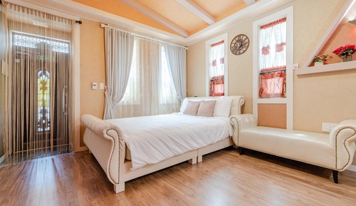 Basic Room, 1 Bedroom (Pansy)