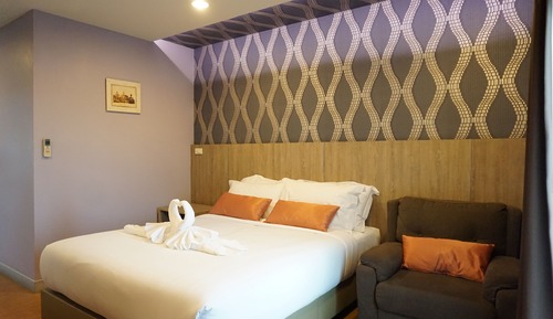 Studio, 1 Queen Bed, Non Smoking, Kitchenette