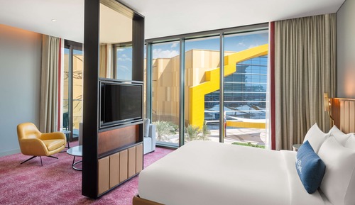 Suite, 1 King Bed, Balcony, Corner (Theme Park Access)