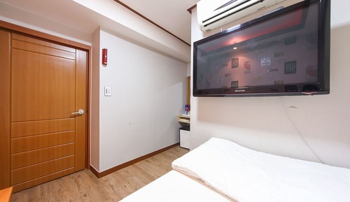 Room (Mini Room for 1 person)