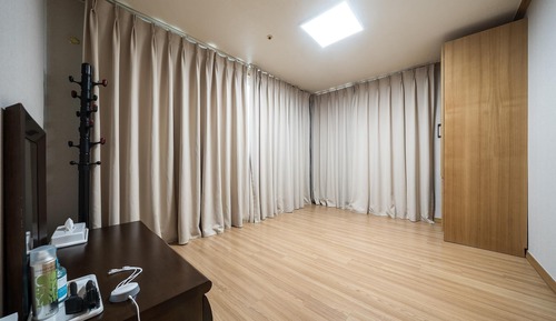 Room (Ondol Room)