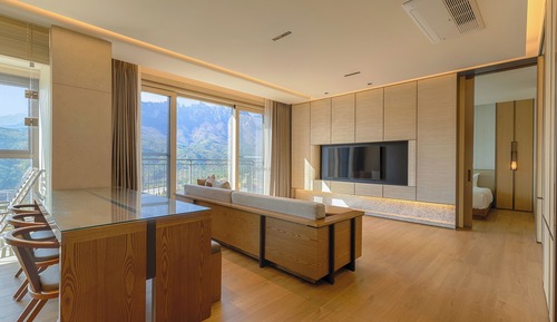 Gold Suite (No Kitchen/Seorak Mountain View/Bed)