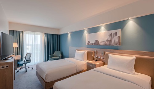 Family Room, 1 Queen Bed, Connecting Rooms