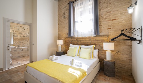 Basic Room, 1 Queen Bed, Mobility Accessible, Air conditioning