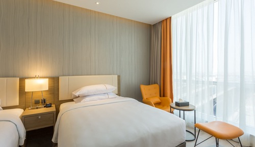 Standard Room, 1 King Bed
