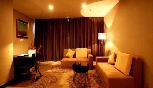 Suite, 1 King Bed, Smoking