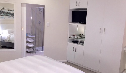 Classic Room, 1 Bedroom, Lagoon View (Standard Double Room)
