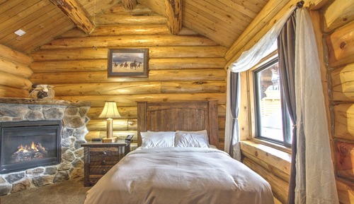 Superior Cabin, Ensuite (Cougar Creek Series)