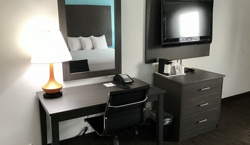 Deluxe Room, 1 Queen Bed, Non Smoking