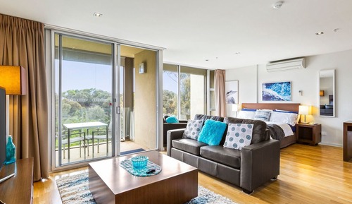 One Bedroom Honeymoon Apartment 