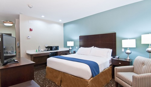Suite, 1 King Bed, Accessible (Mobility, Accessible Tub)