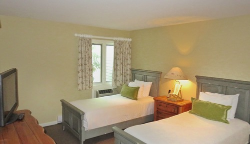 Room, Multiple Beds