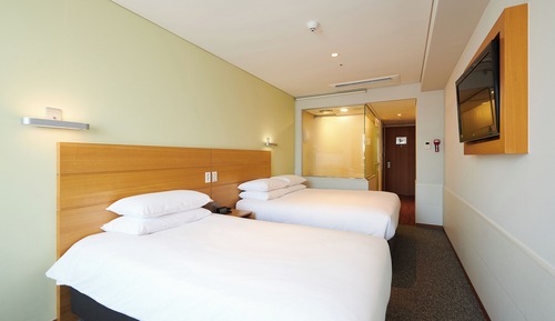 Family Twin Room (With Breakfast for 3)