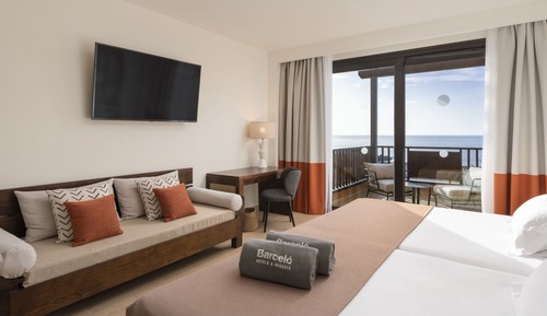 Deluxe Room, Sea View (2 adults + 1 child)