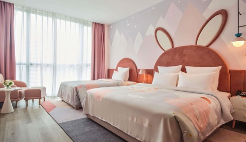 Deluxe Suite, 1 King Bed