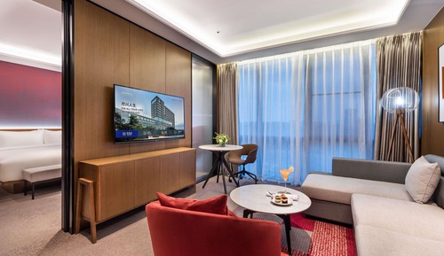 Deluxe Suite, 1 King Bed