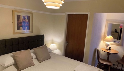 Double Room (Room 7)
