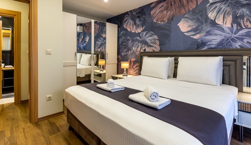 Luxury Apartment, 1 Bedroom, Pool Access