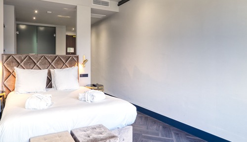 Street View  room