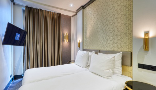 Canal View Room