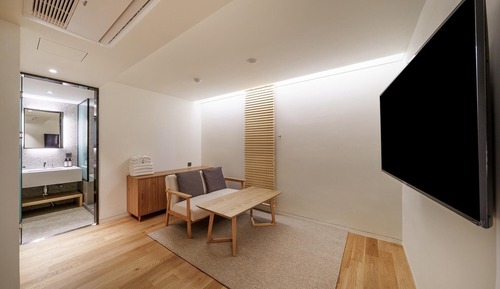 Room (SUITE B -Special Room (You can watch )