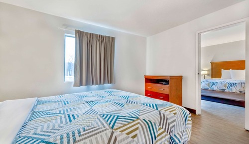 Standard Room, 1 King Bed, Accessible, Non Smoking