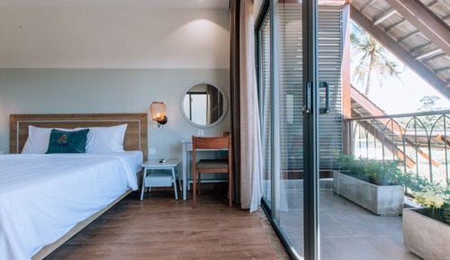 Design Double Room, 1 King Bed, Balcony, Lake View