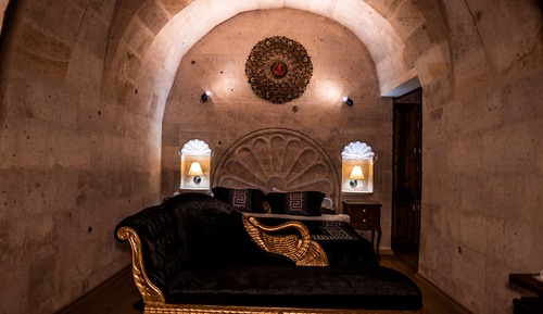 107- KHAN PADISHAN SUITE