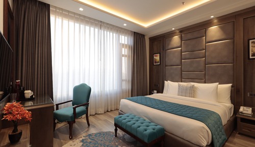Standard Room, 1 King Bed, Mountain View