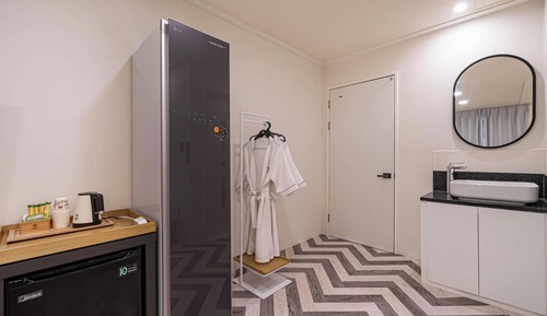 Room (Royal Twin (Styler Whirlpool Bathtub )