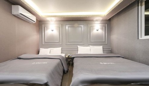 Room (Twin (Free breakfast box for 2 double)