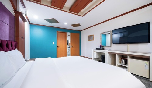 Room (Special Room (Netflix Disney Plus Ava)