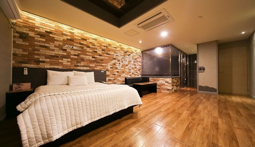Room (General room-air purifier (spacious r)
