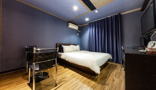 Room (Event room (hot spring water air puri)