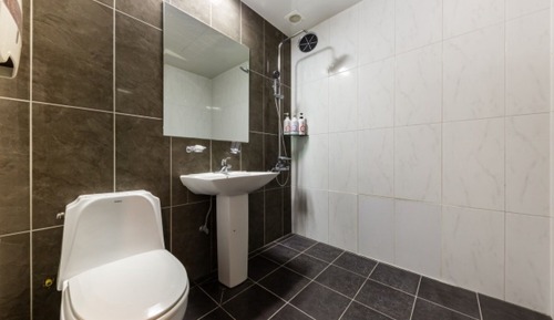 Room (Twin Room B (double bed + single bed )