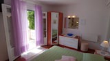 Studio (Cvita - 150 m from pebble beach - SA1)