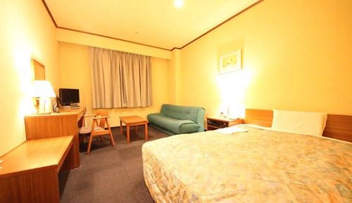 Double Room, Smoking