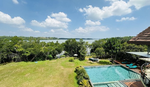 Family Quadruple Suite with Lake View and Balcony