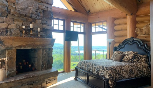 Trophy Lodge King Suite