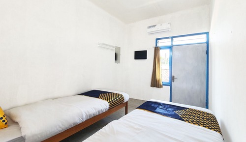 Basic Twin Room