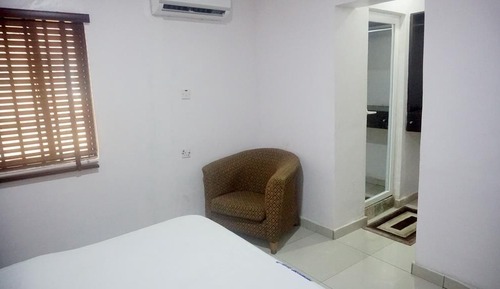 Deluxe Studio